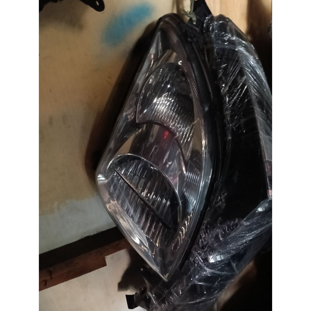 headlamp lampu depan Suzuki swift 2010 original