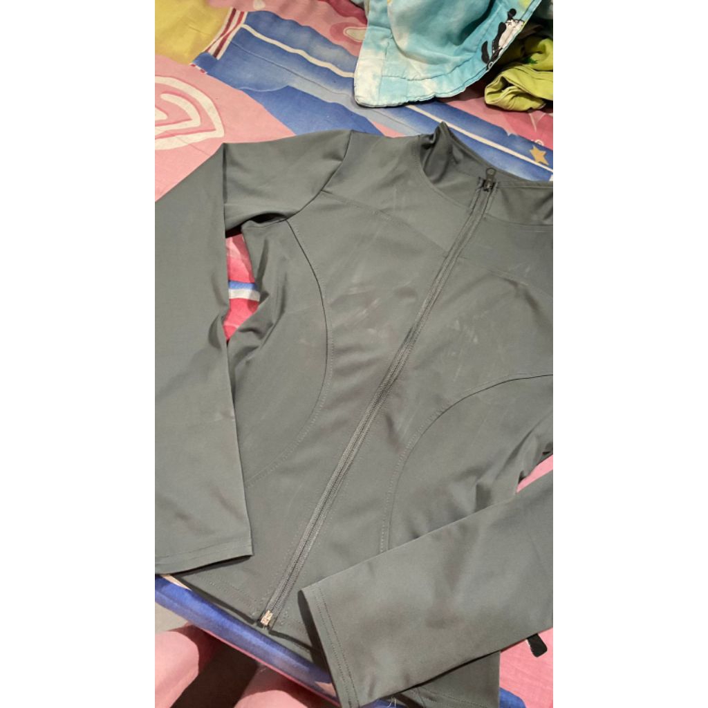 Preloved Jaket Olahraga