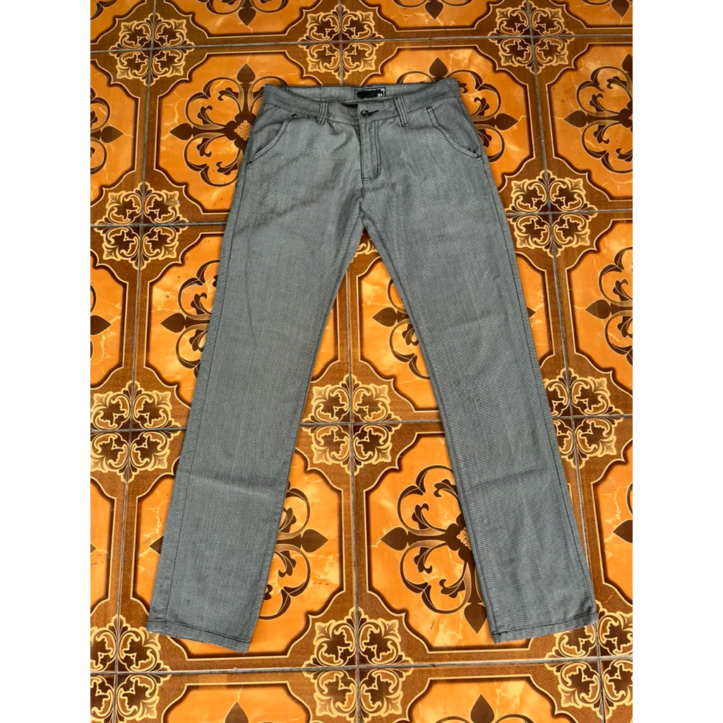 Chino gray oakley size 32 second original