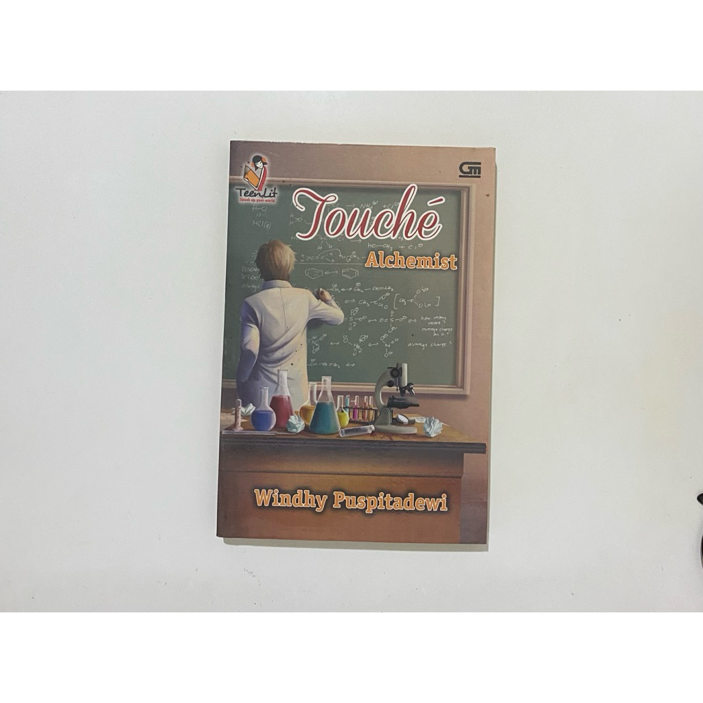 Preloved Novel Bahasa Indonesia Touche: Alchemist - Windhy Puspitadewi