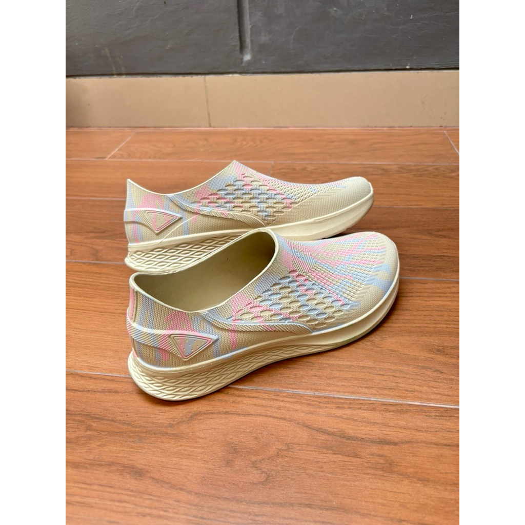 Sepatu Sandal Karet Wanita ATT Anti Slip sz 40