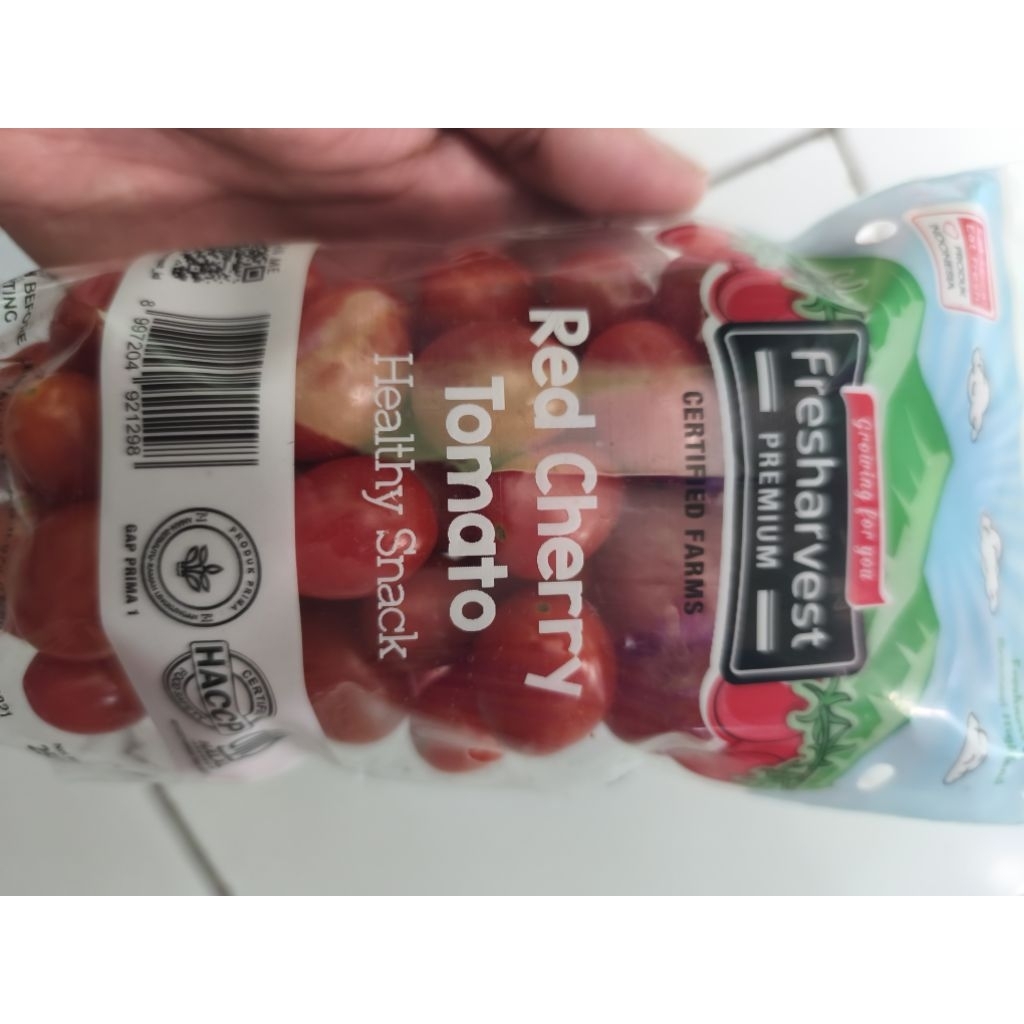 red Cherry tomato super fresh pack