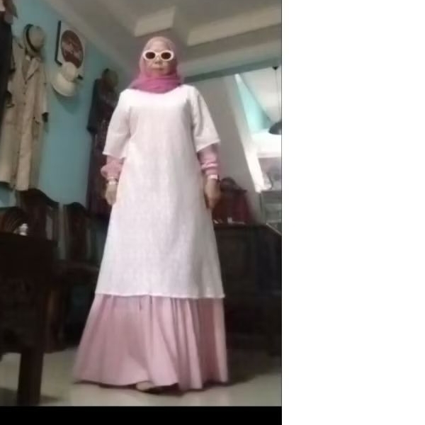 Gamis polos pink rangkap tunik brukat putih