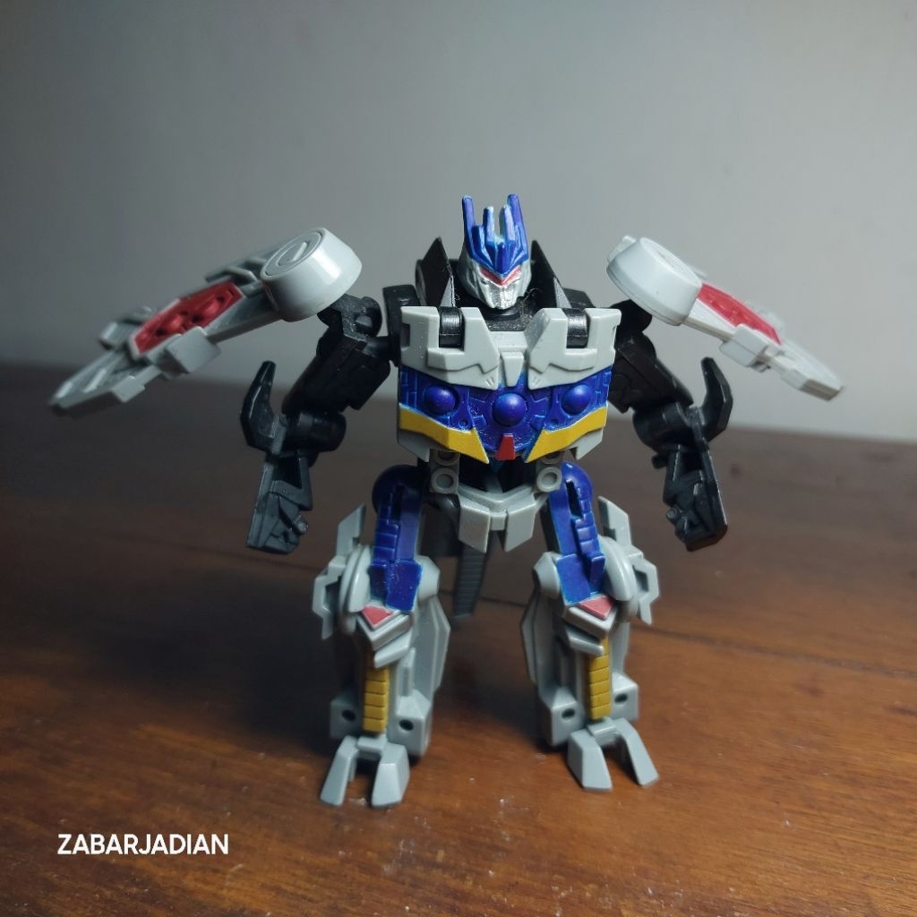 Transformers ROTF legends class soundwave