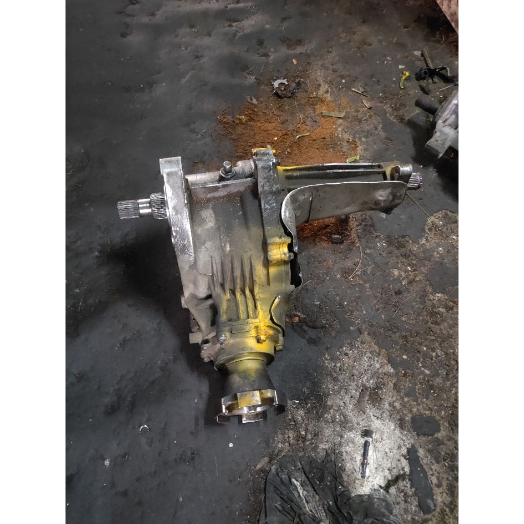 Transfer case AWD 4x4 Captiva NFL Original Copotan Ex Singapore
