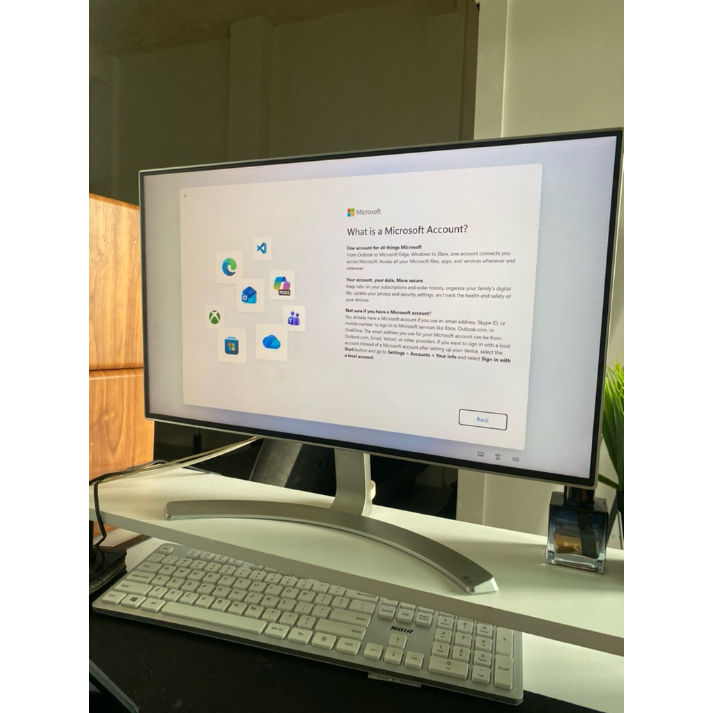 LG Monitor 24MP88HM Bekas Mulus
