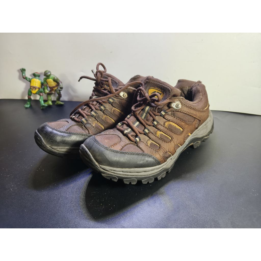 sepatu gunung rei coklat second size 40