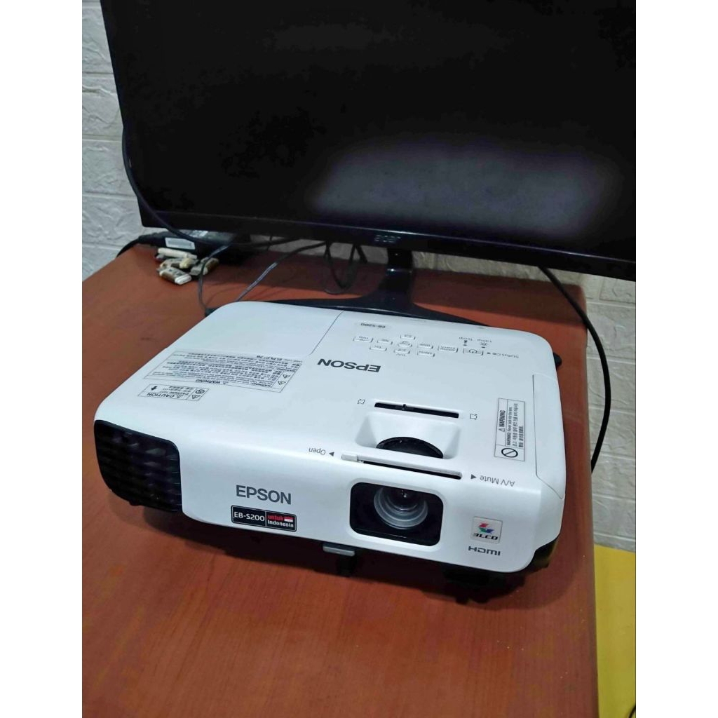 PROYEKTOR EPSON EB X 400