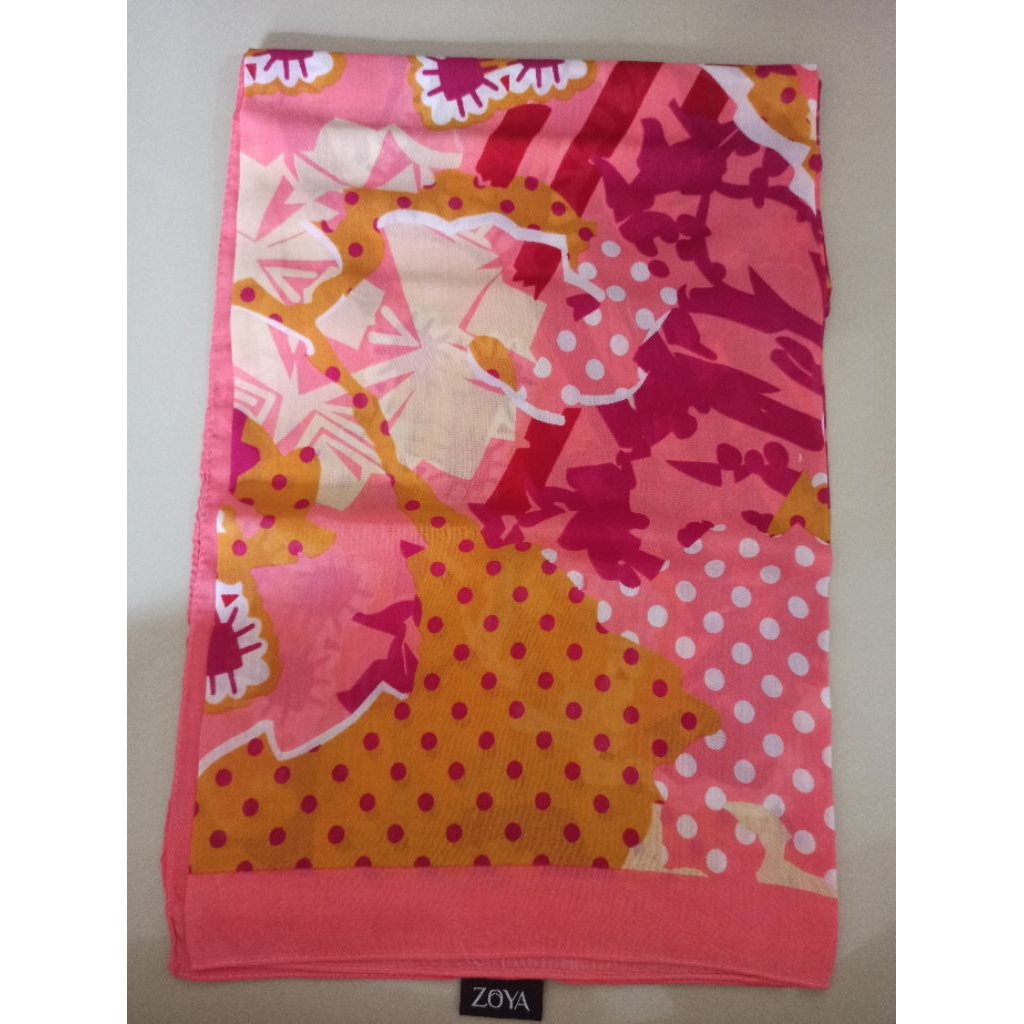 Jilbab Segi Empat Motif Bunga Brand Zoya