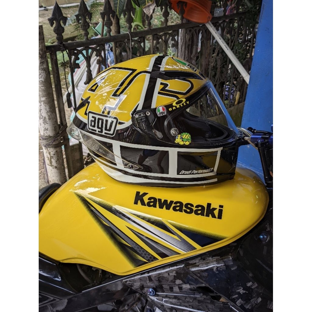 AGV Corsa R