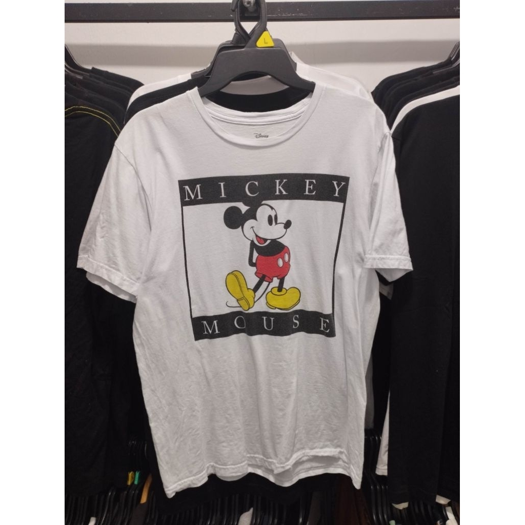 Disney mickey mouse Tee second M
