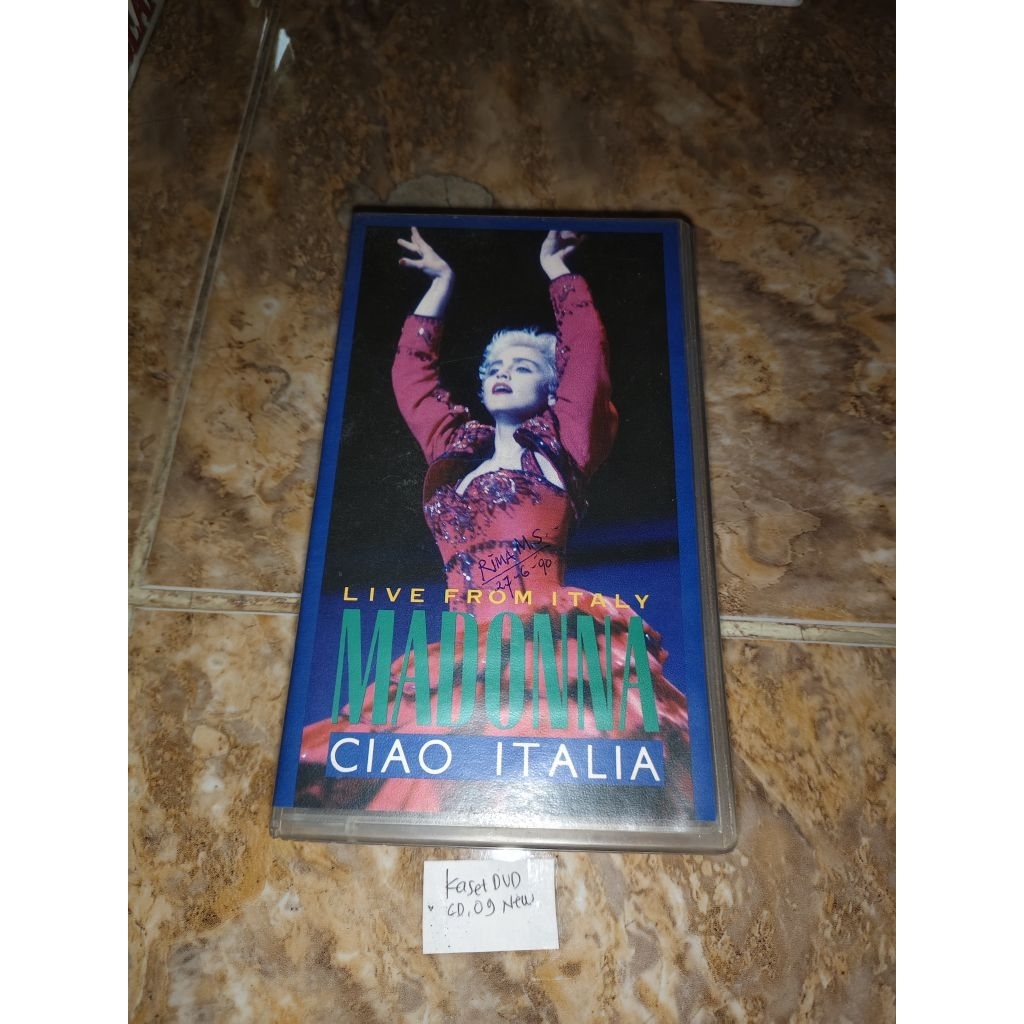 Kaset VHS Live from Italy Madonna Ciao Italy