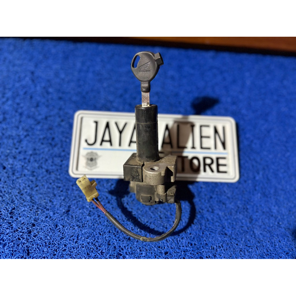 Kunci kontak  megapro monoshock verza cb150r old lama original copotan motor