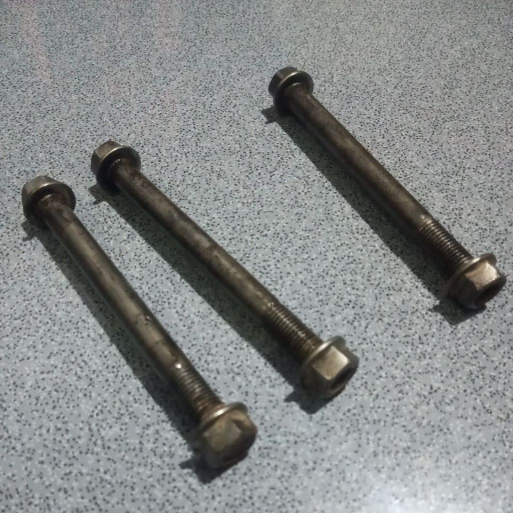Baut pangkon mesin Honda kharisma Supra x 125 Kirana original copotan motor