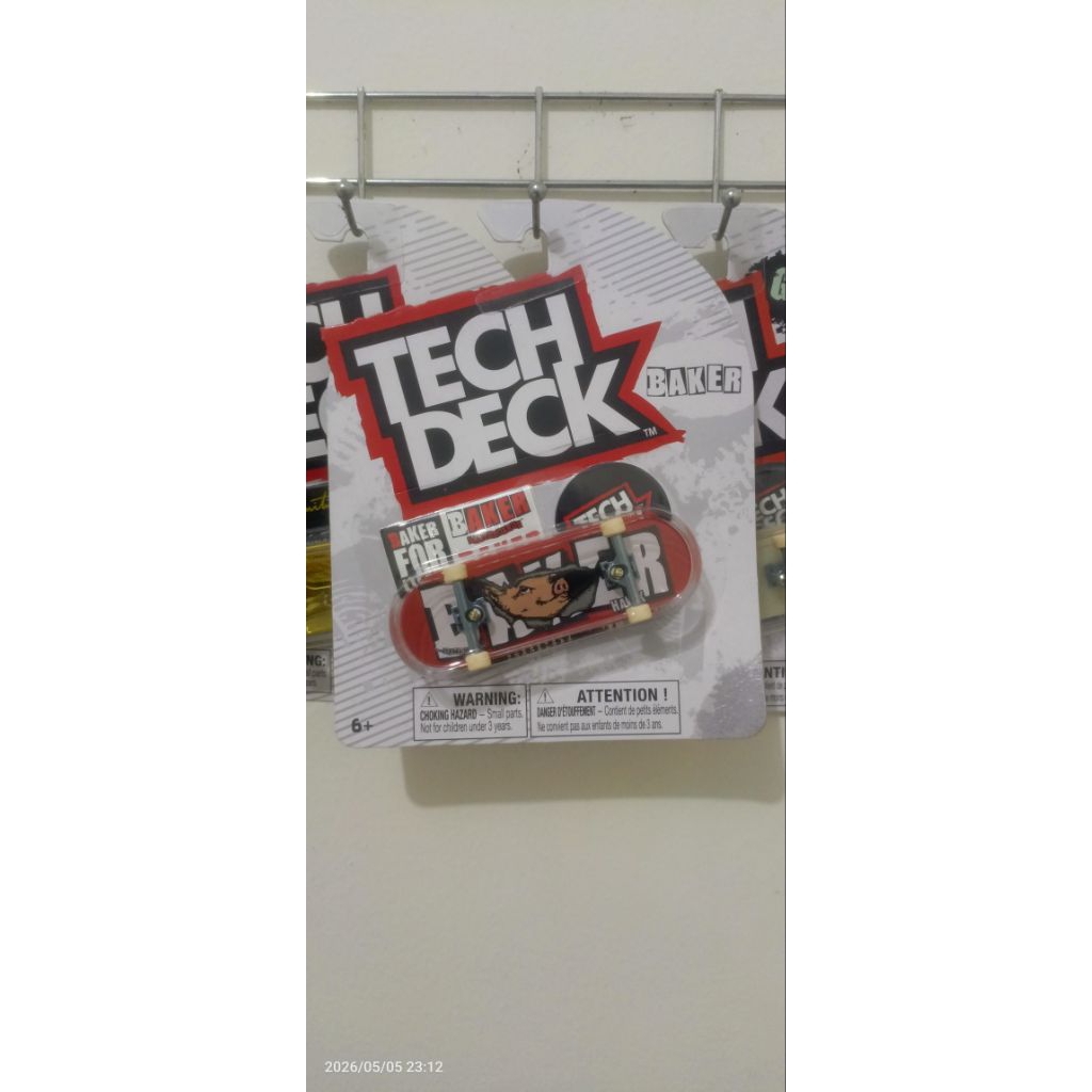 tech deck Baker