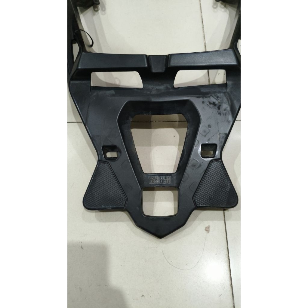 BREKET BOX YAMAHA XMAX ORIGINAL YAMAHA SECOND/BEKAS