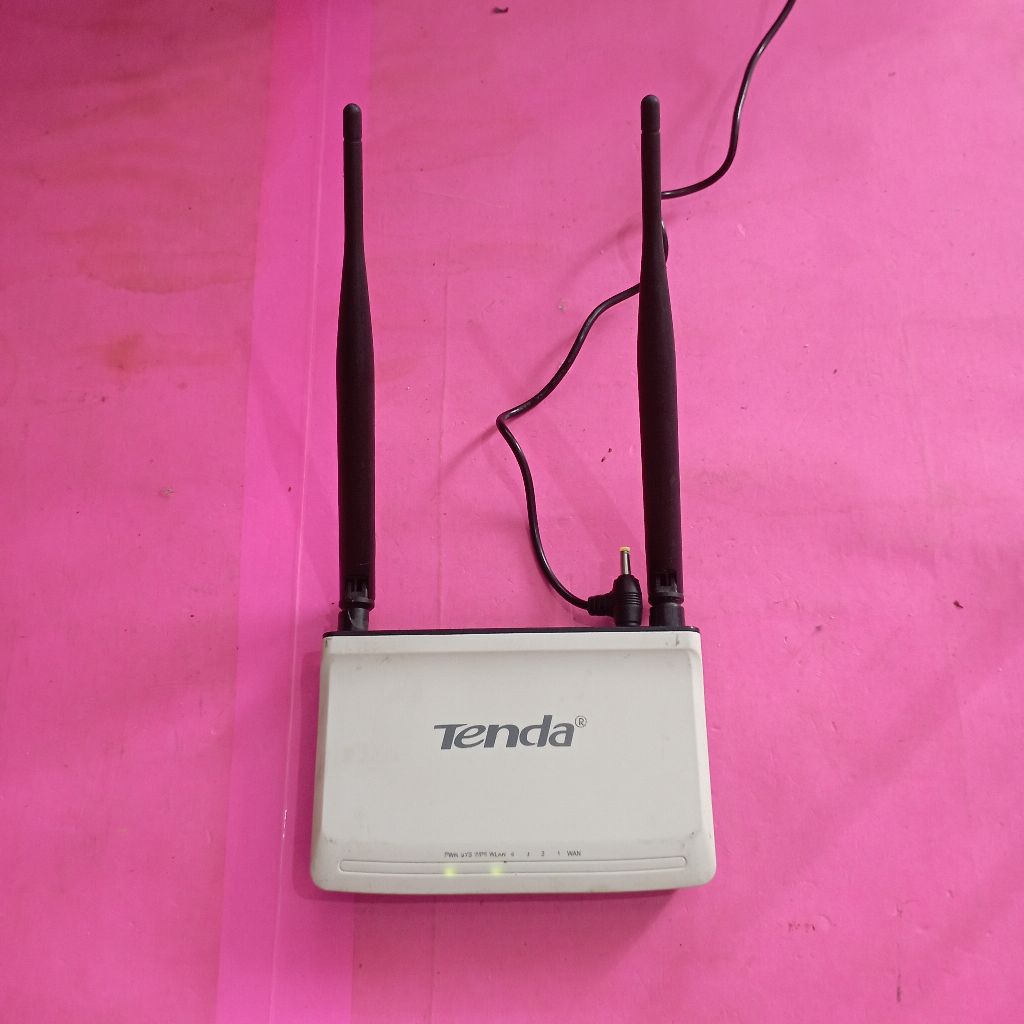 Tenda N300 V2 router wireless