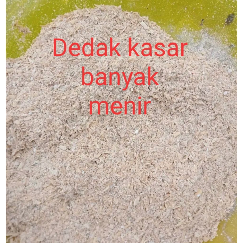 dedak kasar banyak butiran menir pakan entok,sapi
