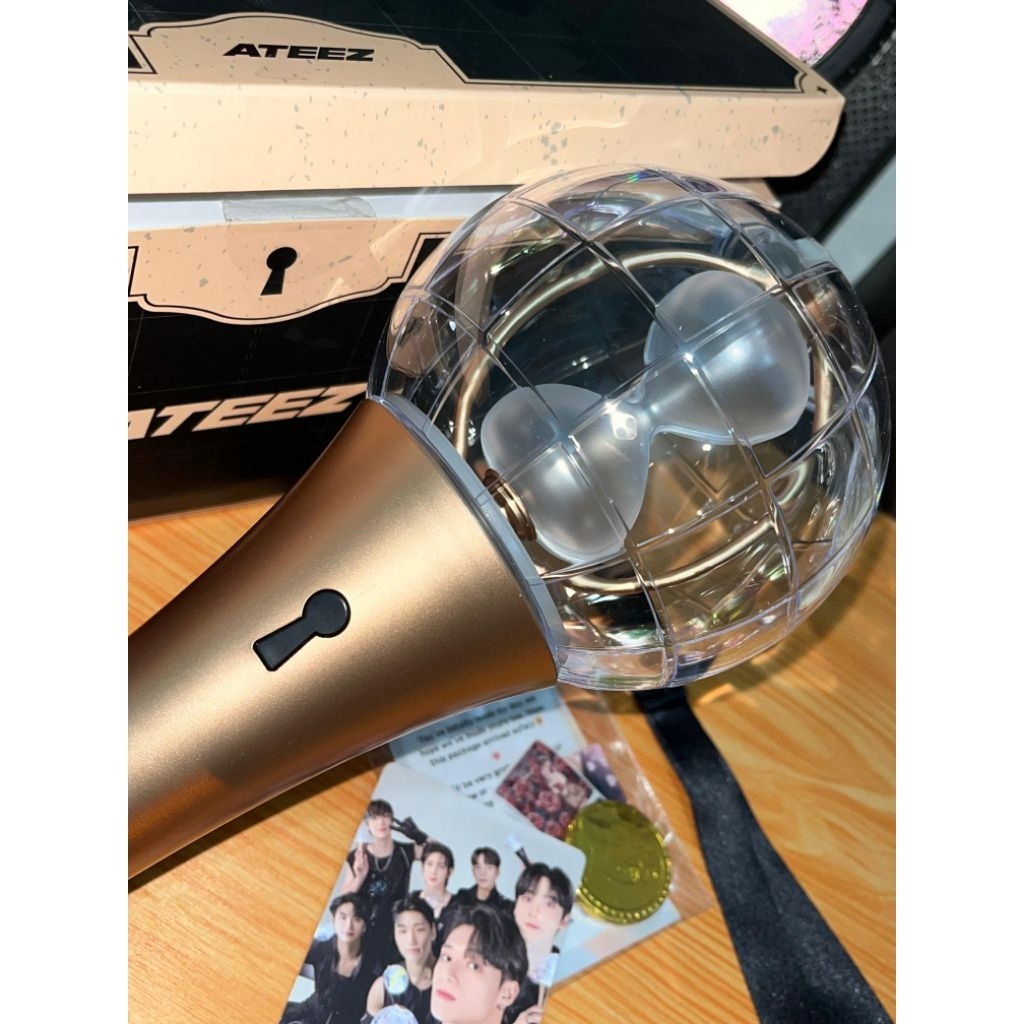 ATEEZ LIGHTSTICK VER 2