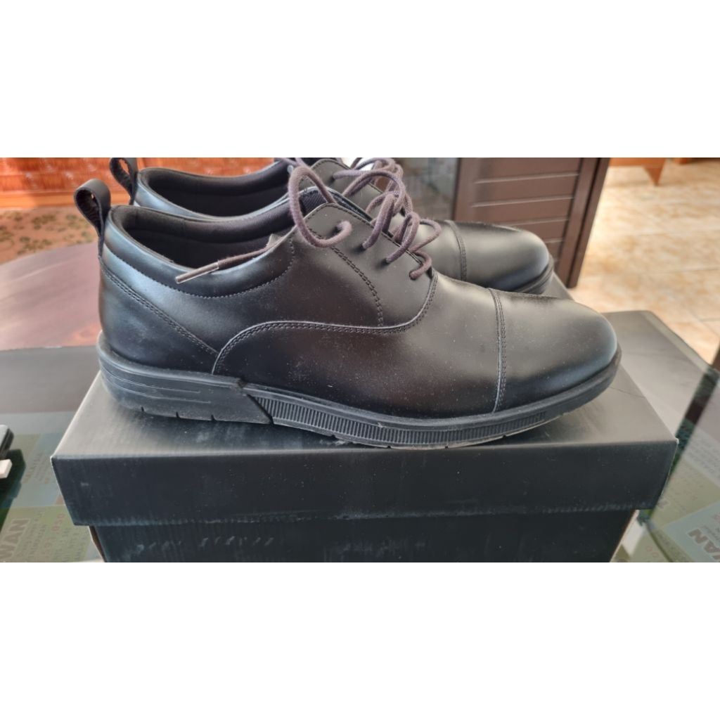 sepatu prabu nadir