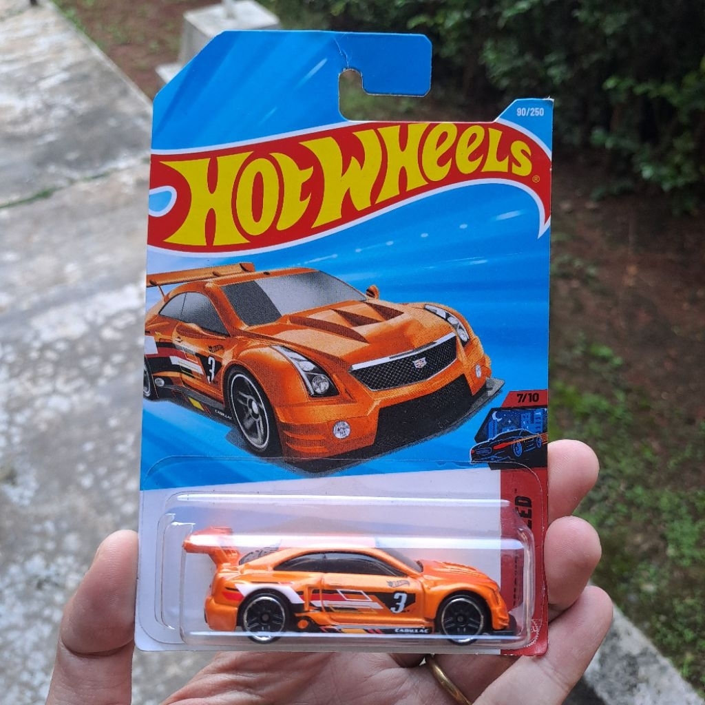 Hot Wheels Ford Mustang GTD & 16 Cadillac ATS V R