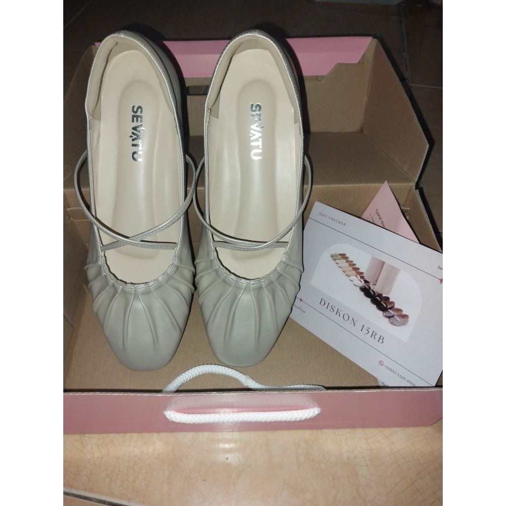 (PRELOVED BARANG BARU) SEVATU MOXHA FLATSHOES