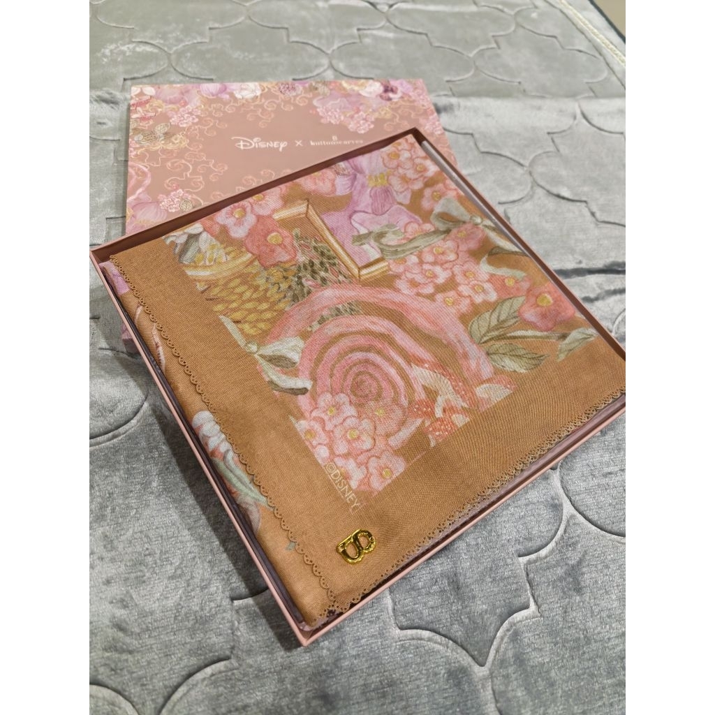 Preloved - Wonderland golden brown Buttonscarves