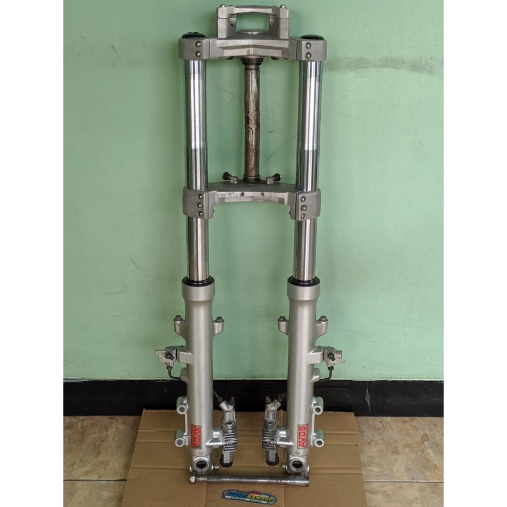 SHOCK DEPAN KAWASAKI GPZ 900 AVDS SET SEGITIGA MEGELLI ASLI RAISER SHOCK GPZ900 T MAGELLI RESER BUKA