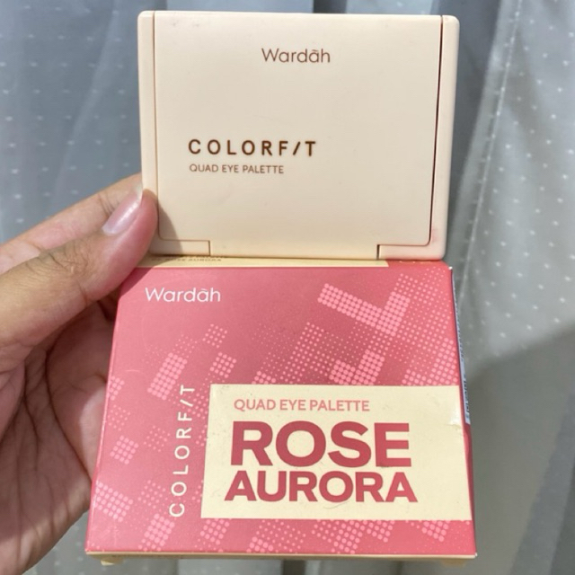 Palet Eyeshadow Wardah Colorfit Quad Eye 4 Warna - Mudah Digunakan, Intens, dan Mudah Dibaurkan