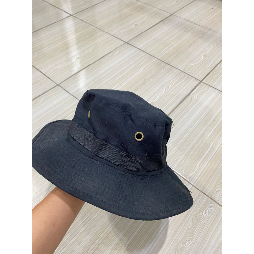 Topi Rimba/Gunung Unisex Preloved
