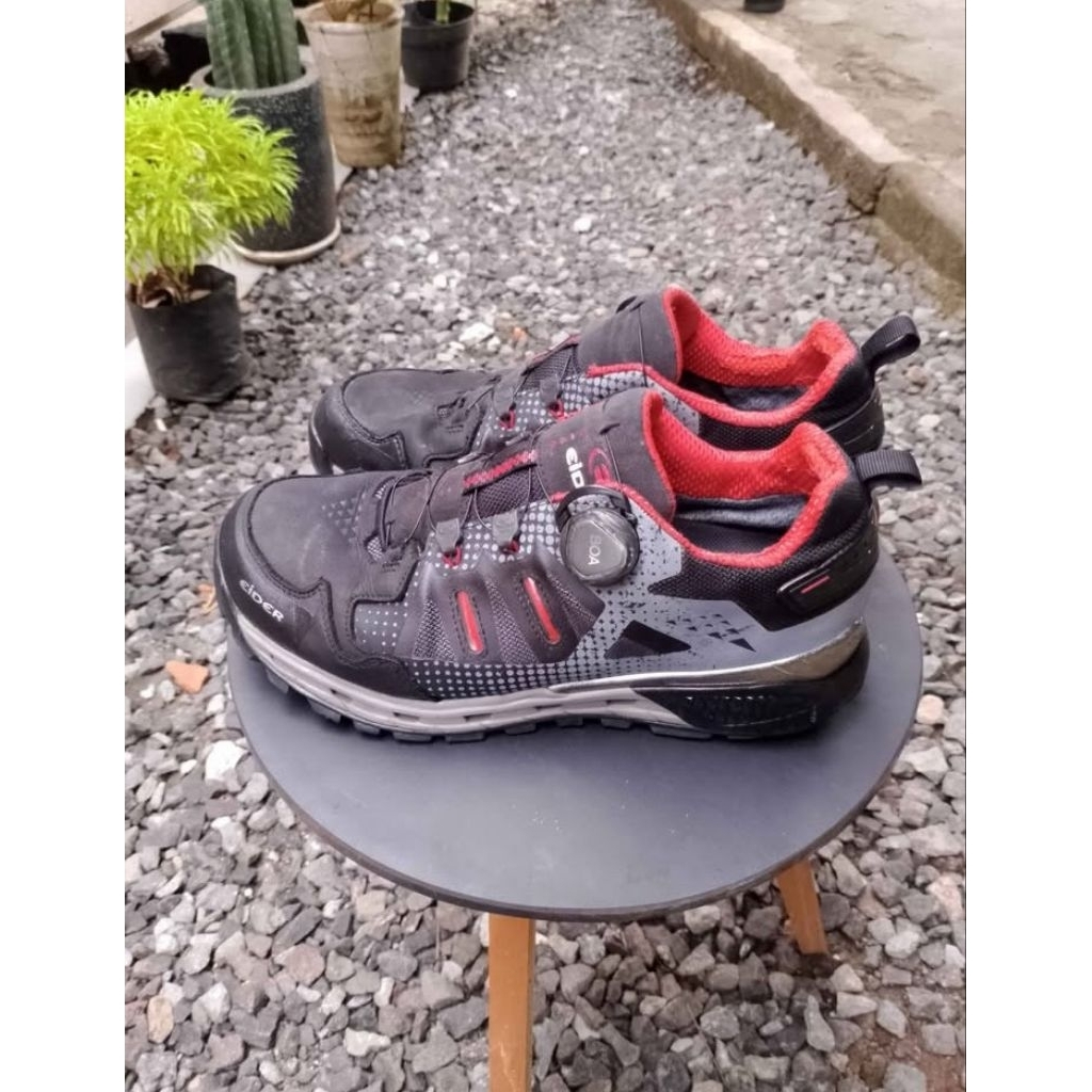 sepatu eider thrifting
