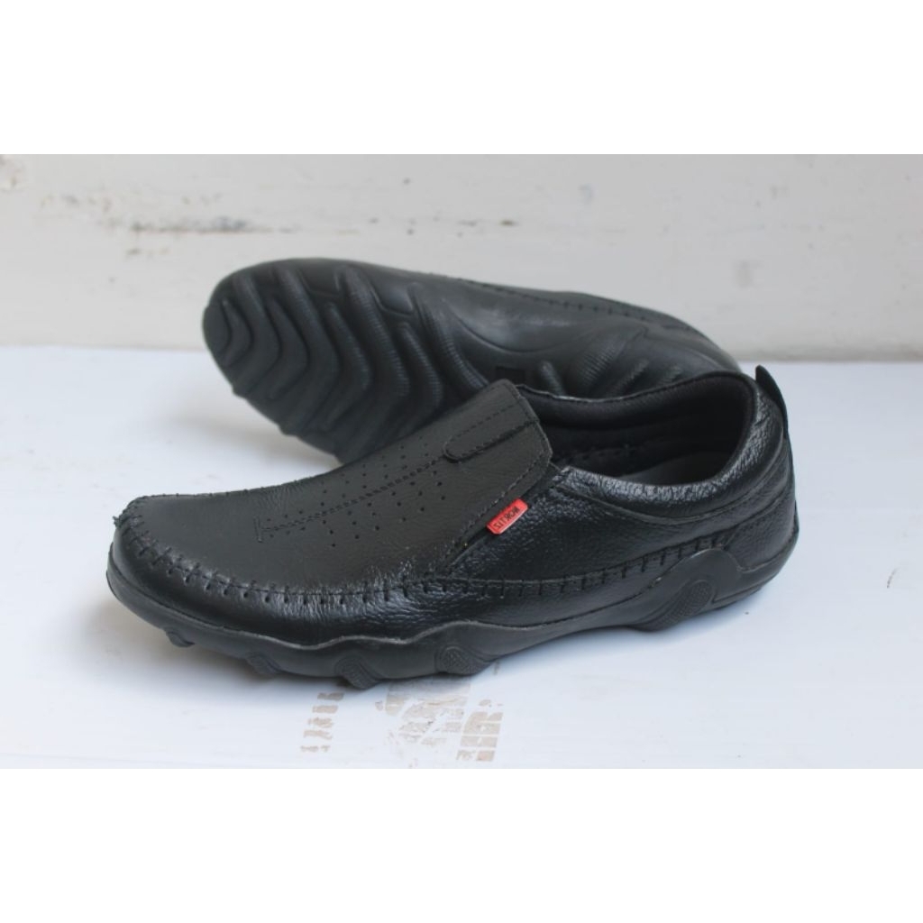 Slop Kulit Pansus Pria Slim Slip on Casual Santai Sepatu Kerja Murah Ringan Kuat Gaya Modis Keren