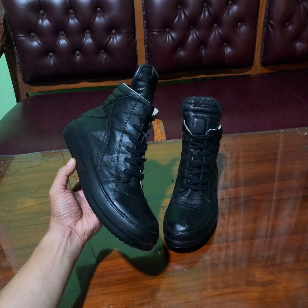 RICK OWENS TRIPLE BLACK | SEPATU SECOND BRANDED | SNEAKERS BOOTS KULIT | SEPATU BOOTS SECOND PRIA WA