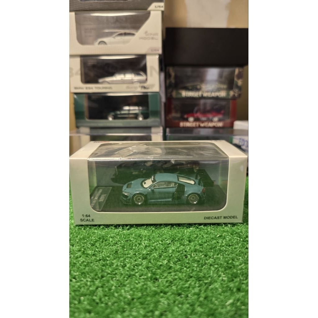 LMF 1:64 Audi R8 LMS Ultra Grey/Abu Sealed