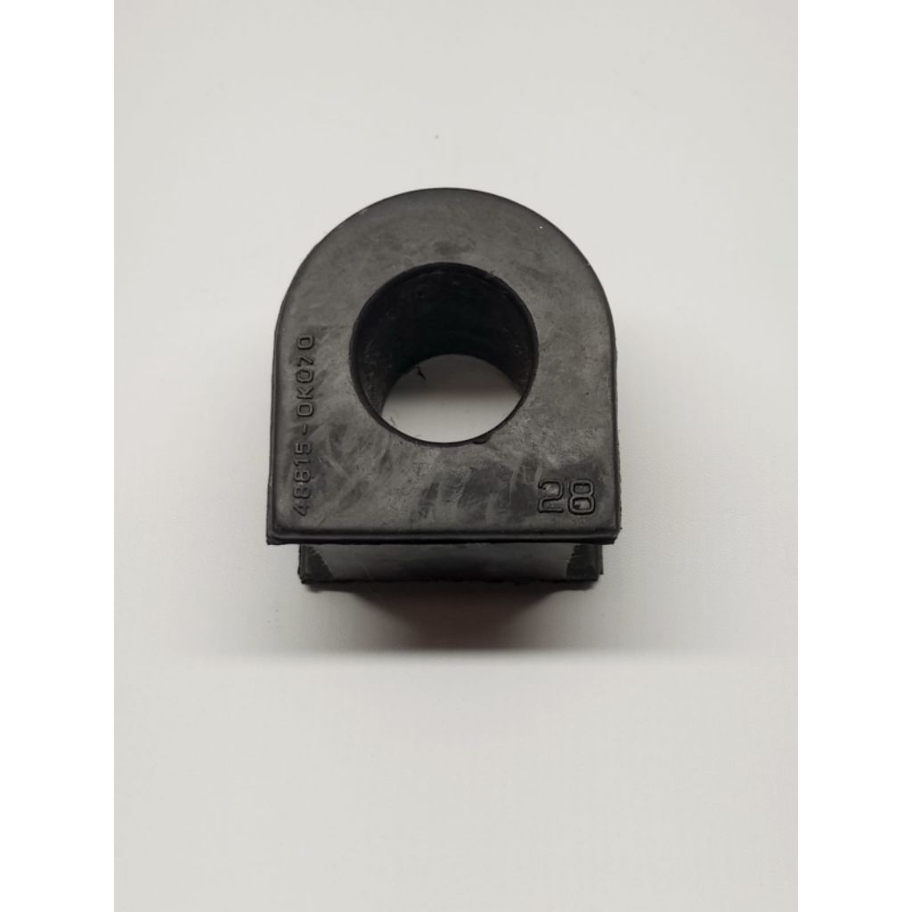 Karet stabil stabilizer depan Hilux Lubang 28 (48815-0K070 RBI