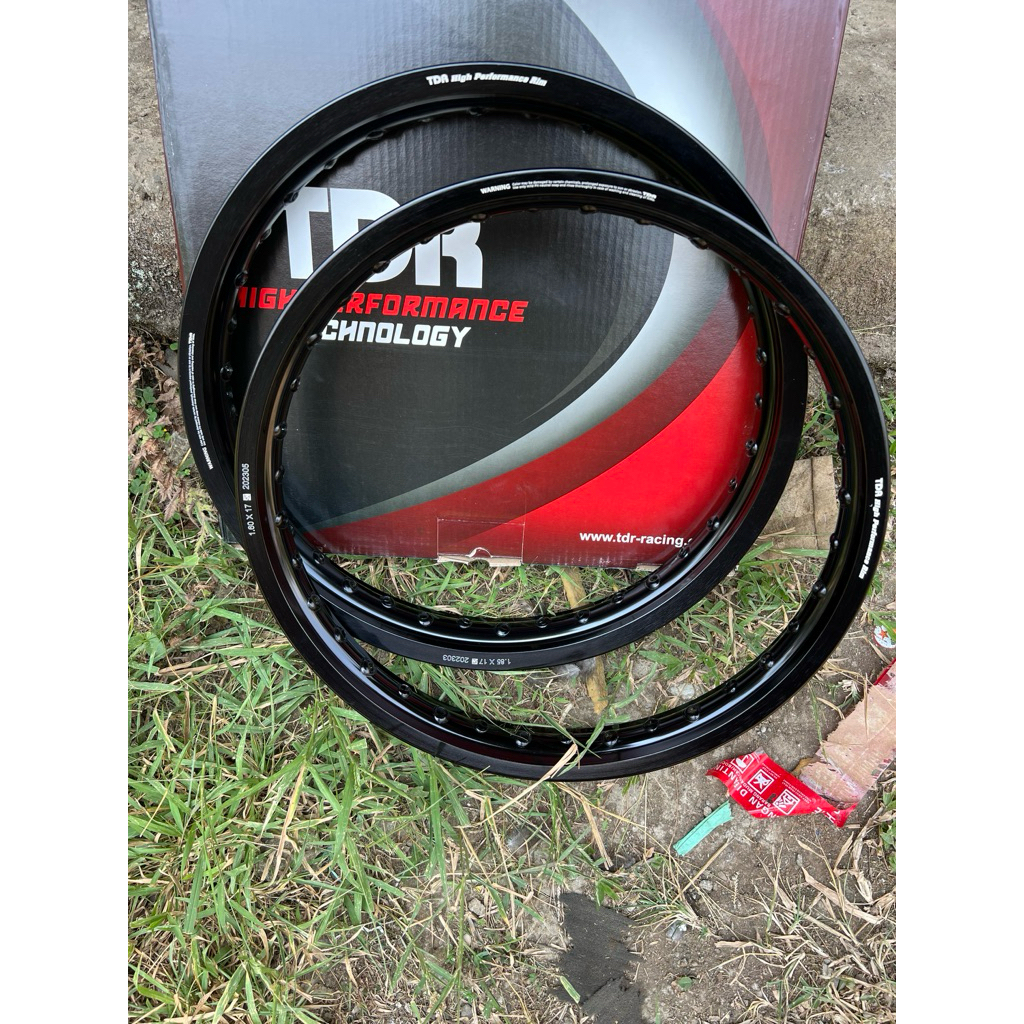 velg tdr hitam glosi uk 215/185 ring 17