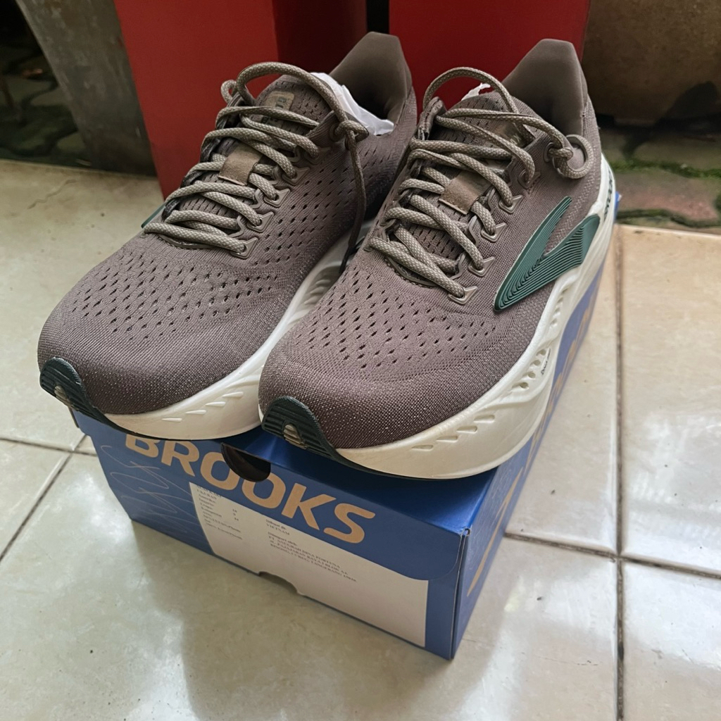 Sepatu Running Brooks Glycerin Max Original size 44