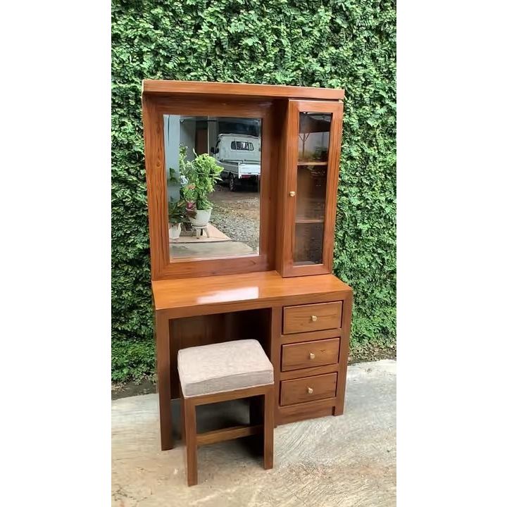 Meja rias  / tolet minimalis