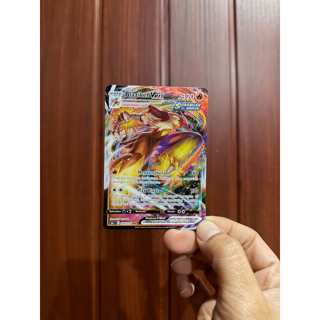 Kartu POKEMON Blaziken VMAX 320HP