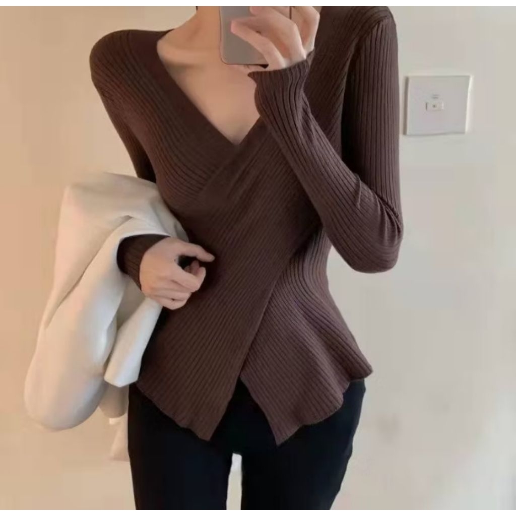 Sweater wanita V-neck korea style coffee