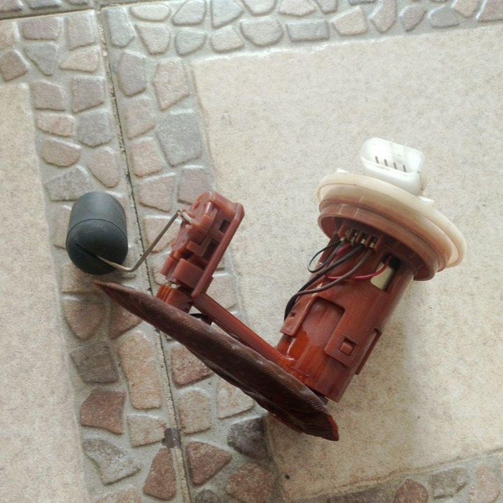 Fuel Pump Pompa Bahan Bakar Motor Honda Beat F 2013