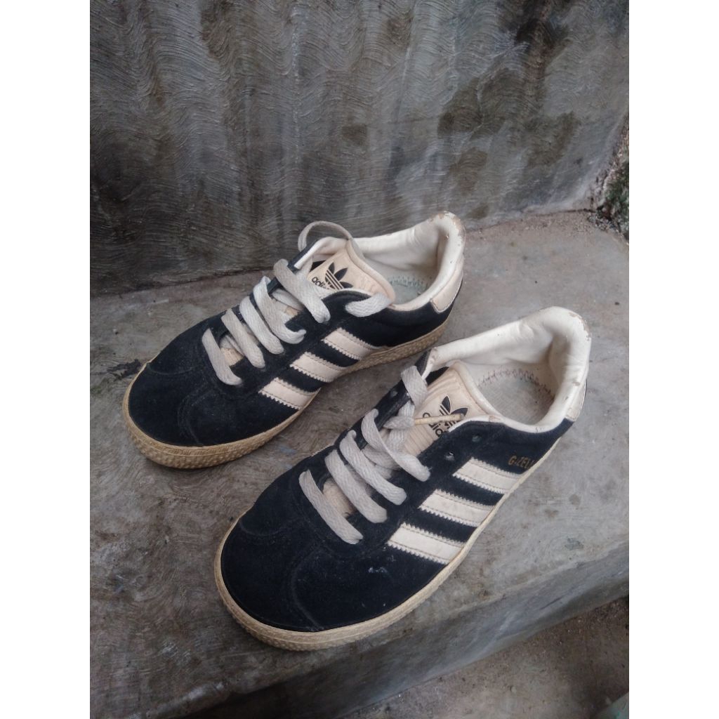 sepatu anak Adidas Gazelle original second size 30