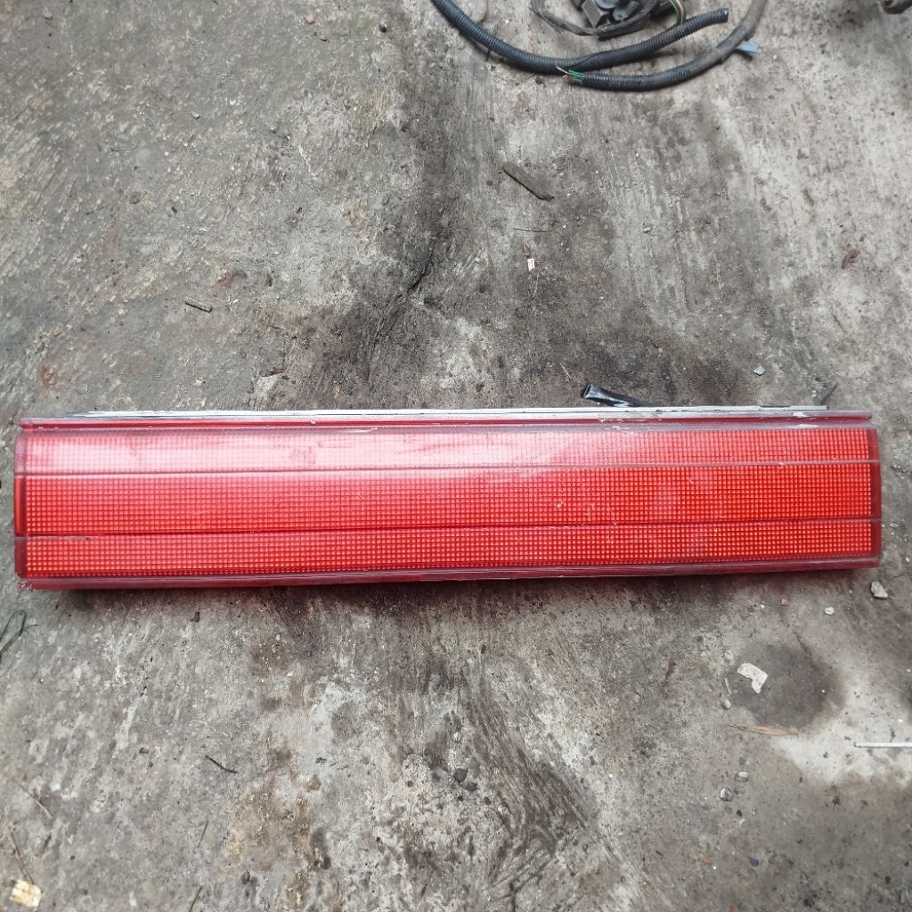 Garnish Lampu Tengah Belakang Mazda Mr90