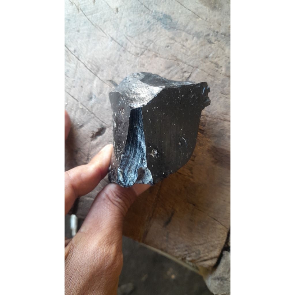 batu krystal obsidian