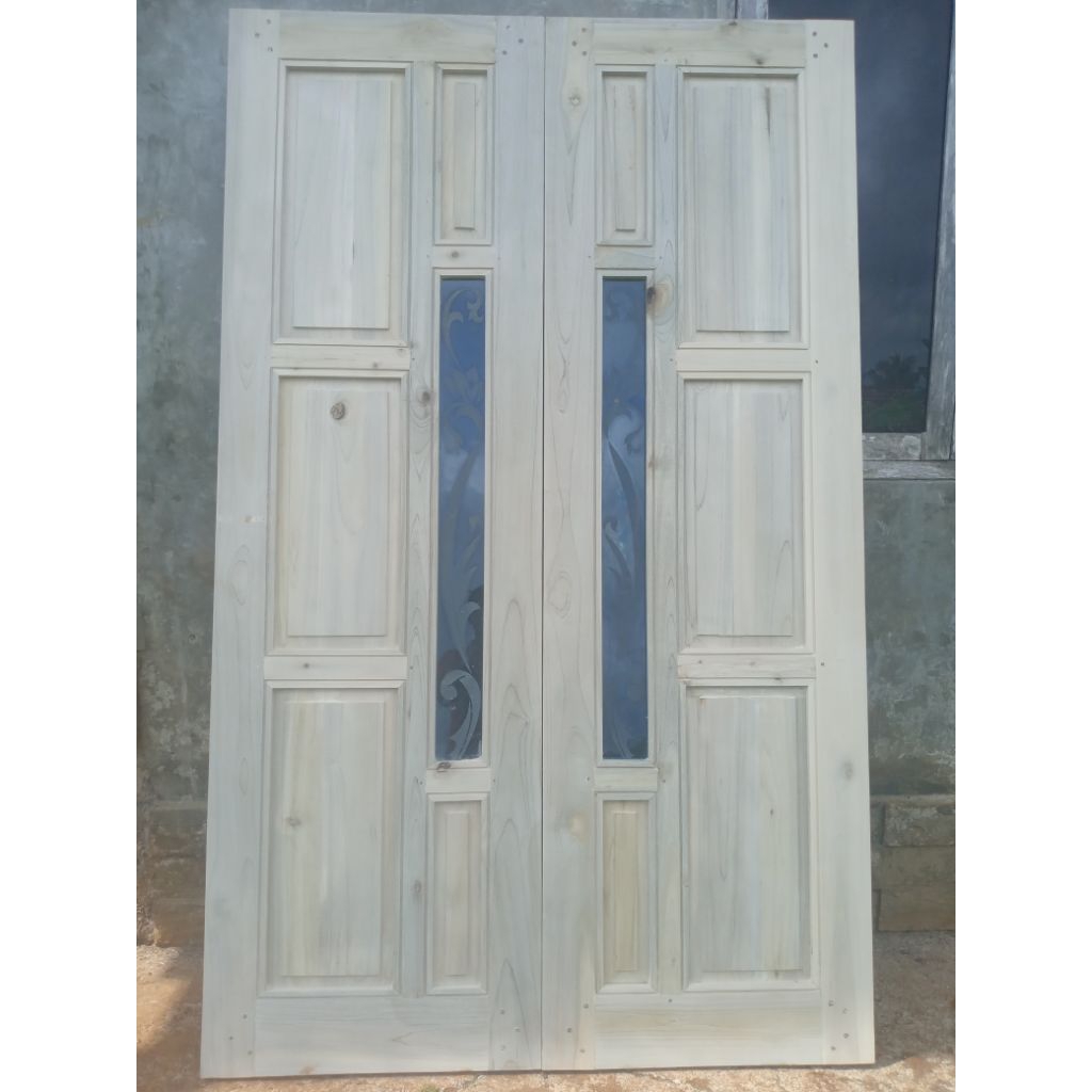 pintu kupu tarung minimalis