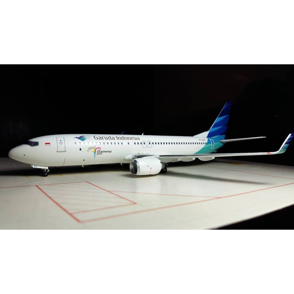 Diecast Garuda Indonesia - Boeing 737-800(WL) registrasi PK-GMA Aviation200 skala 1:200