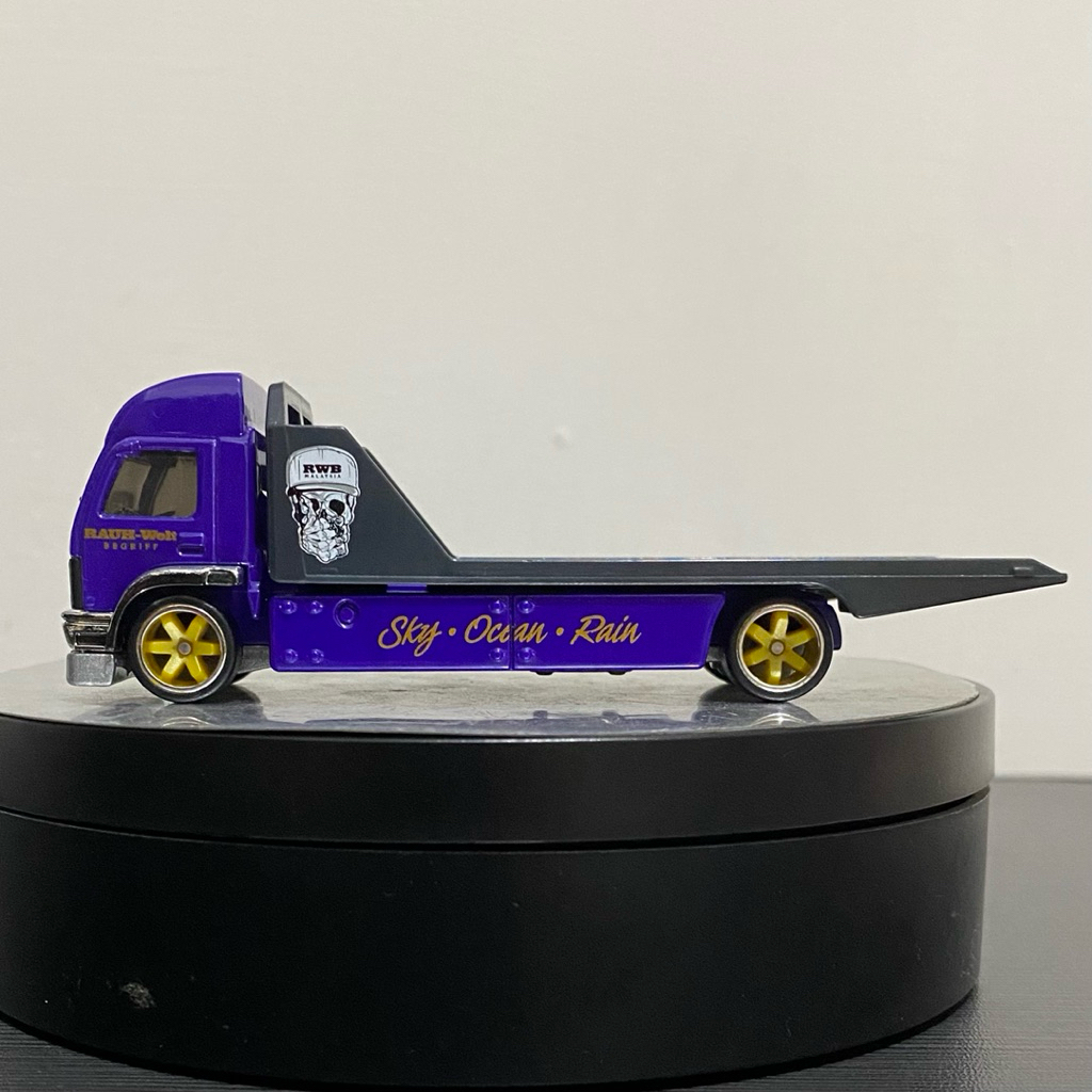 Hotwheels Aero Lift Porsche RWB Team Transport