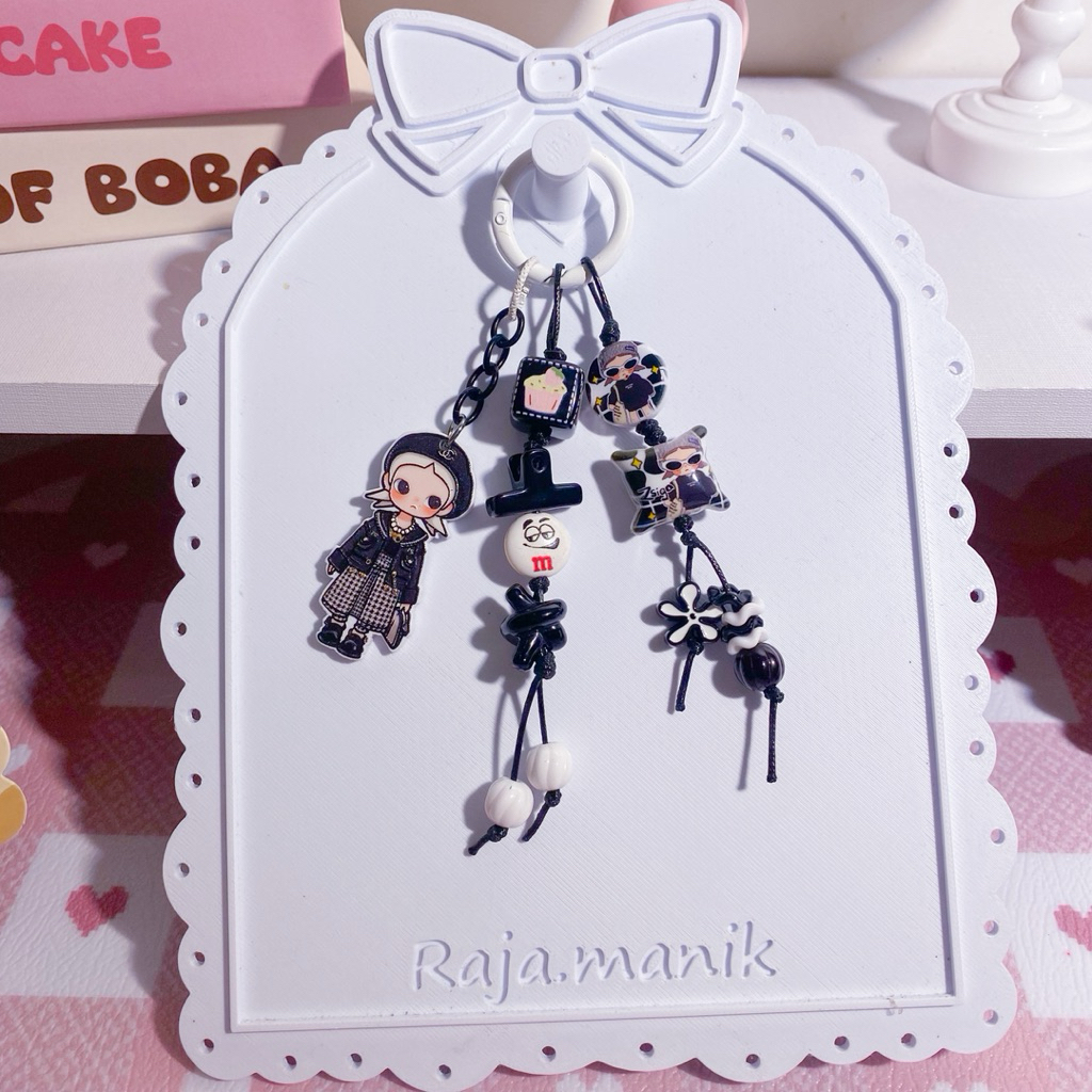Bag Charm manik manik ,gantungan tas manik