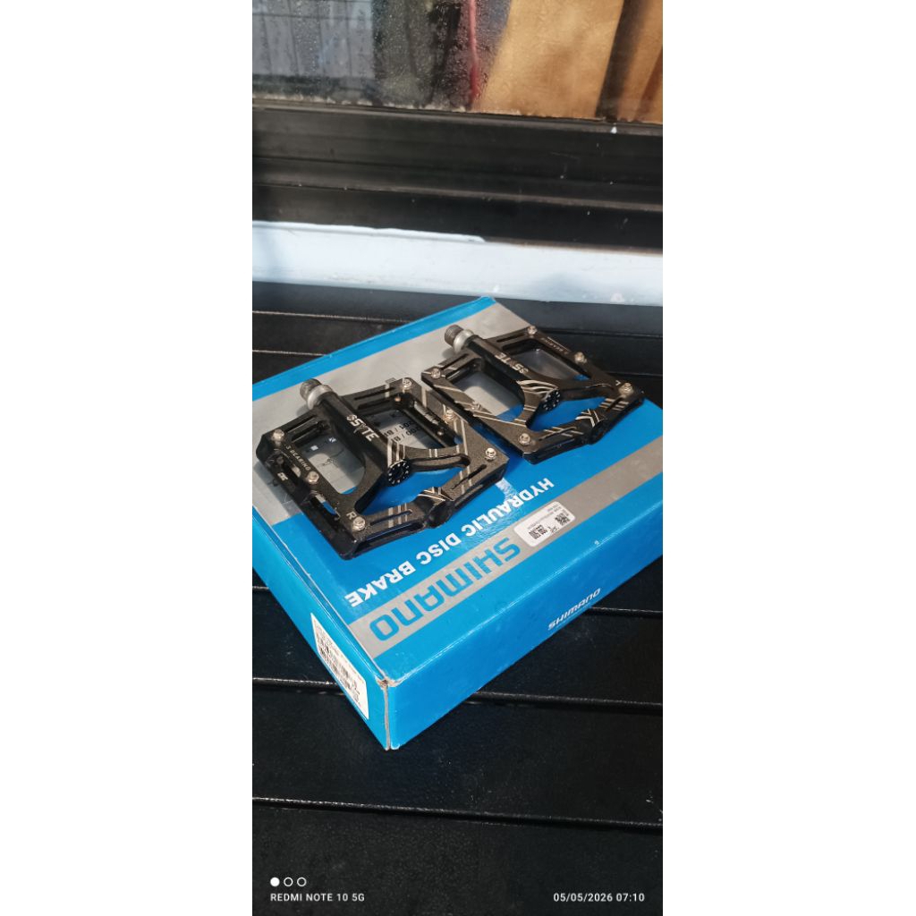 pedal sepeda raze 3 bearing cnc hitam