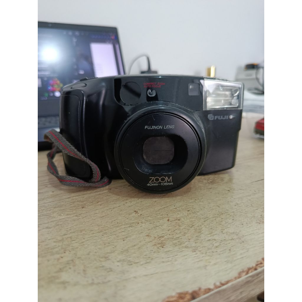 Kamera Analog Fujifilm DL-500 Zoom Date - Fujinon Lens 40-105mm
